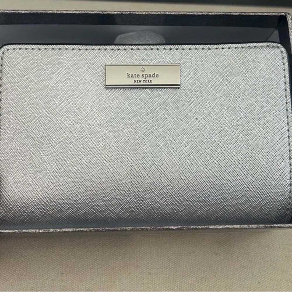 kate spade metallic silver saffiano compact wallet nwt - Picture 8 of 11